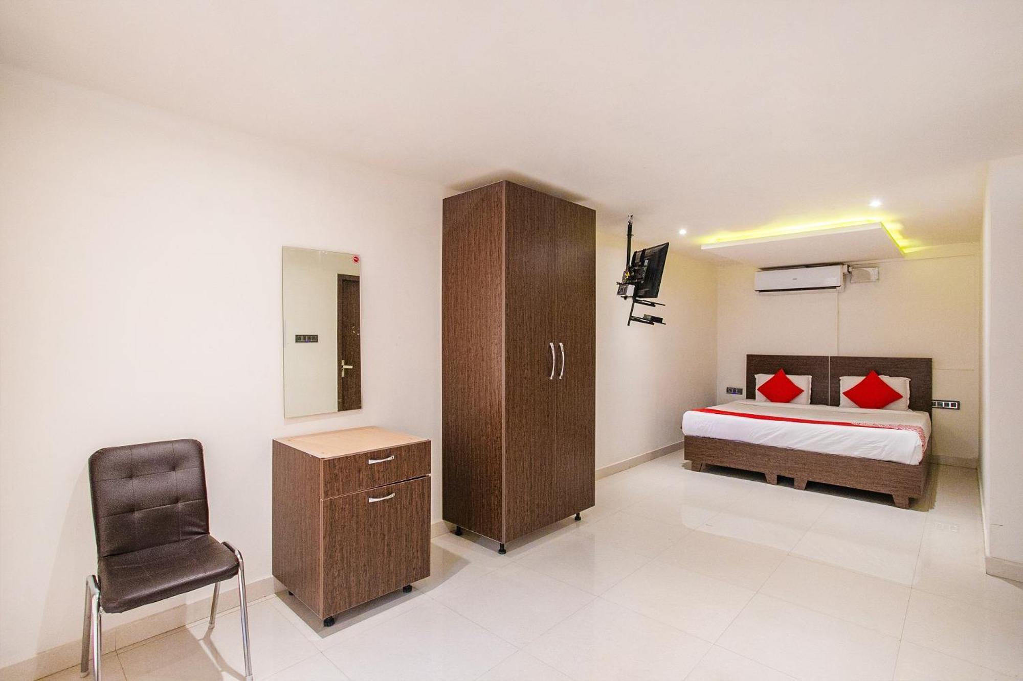 העיר בנגלור Hotel O Corner Golf View Near Embassy Golf Link Business Park מראה חיצוני תמונה